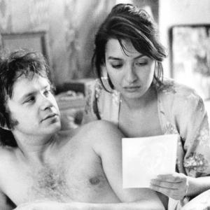 Still of Tim Robbins and Elizabeth Pea in Jacobs Ladder 1990