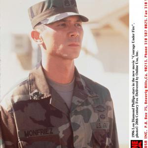 Still of Lou Diamond Phillips in Courage Under Fire 1996