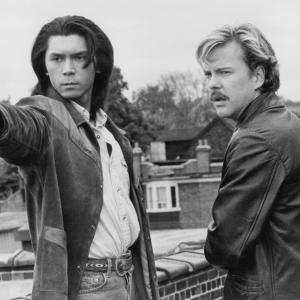 Still of Kiefer Sutherland and Lou Diamond Phillips in Renegades 1989
