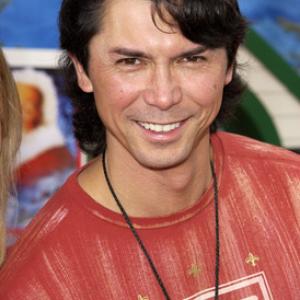Lou Diamond Phillips at event of The Santa Clause 2 (2002)
