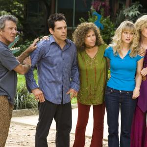 Still of Dustin Hoffman, Barbra Streisand, Blythe Danner, Teri Polo and Ben Stiller in Meet the Fockers (2004)