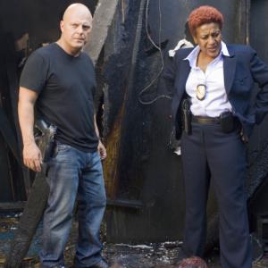 Still of CCH Pounder and Michael Chiklis in Skydas 2002