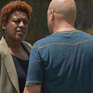 Still of CCH Pounder and Michael Chiklis in Skydas (2002)