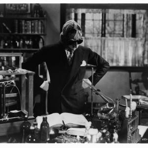 Still of Claude Rains in The Invisible Man 1933