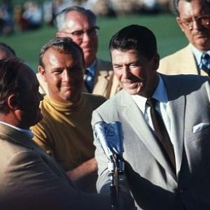 Bob Hope at the Bob Hpe Classic Golf Tournament with Arnold palmer & Ronald Reagan 1968 / PH: Lester Nehamkin/ *G.L.*