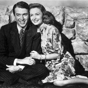 Still of James Stewart and Donna Reed in Tai nuostabus gyvenimas 1946