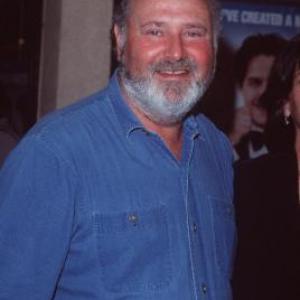 Rob Reiner at event of Mickey Blue Eyes (1999)