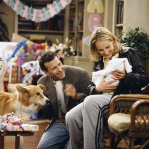 Still of Helen Hunt Paul Reiser and Maui in Mad About You 1992