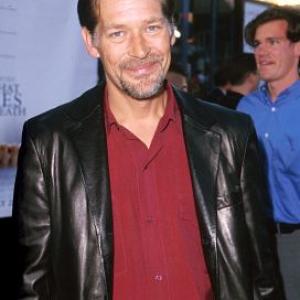 James Remar at event of What Lies Beneath 2000