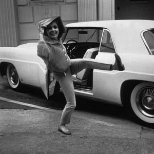 Debbie Reynolds before going into Paramount to Film The Pleasure of His Company with her Lincoln Mark 2