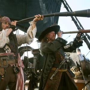 Still of Johnny Depp and Geoffrey Rush in Karibu piratai pasaulio pakrasty 2007