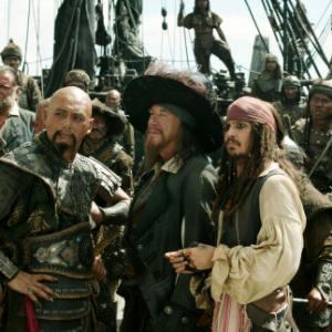 Still of Johnny Depp YunFat Chow and Geoffrey Rush in Karibu piratai pasaulio pakrasty 2007