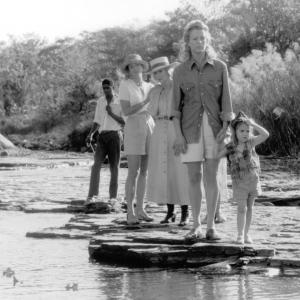 Still of Kim Basinger and Eva Marie Saint in I Dreamed of Africa (2000)