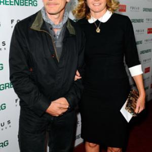 Julian Sands and Susan Traylor at event of Greenberg 2010