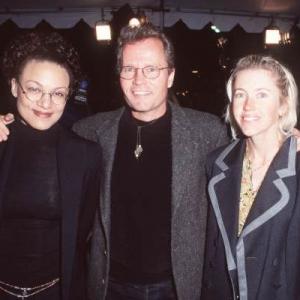 John Savage and Jennifer Youngs at event of Message in a Bottle (1999)