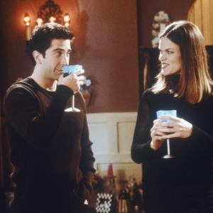 Still of David Schwimmer and Missi Pyle in Draugai 1994