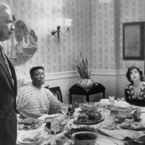 Still of Wesley Snipes Ossie Davis Annabella Sciorra and Ruby Dee in Jungle Fever 1991
