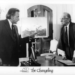 Still of George C Scott and Melvyn Douglas in The Changeling 1980