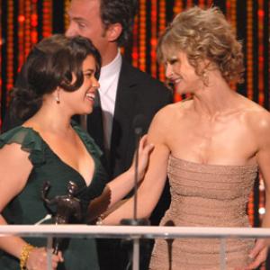 Kyra Sedgwick and America Ferrera at event of 13th Annual Screen Actors Guild Awards (2007)