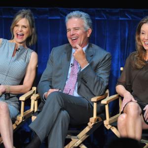 Mary McDonnell, Kyra Sedgwick and Tony Denison at event of Detektyve Dzonson (2005)