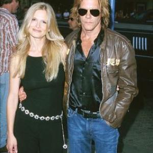 Kevin Bacon and Kyra Sedgwick at event of Hollow Man (2000)