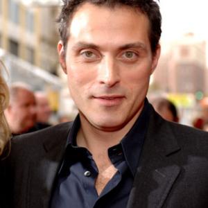 Rufus Sewell at event of The Legend of Zorro (2005)