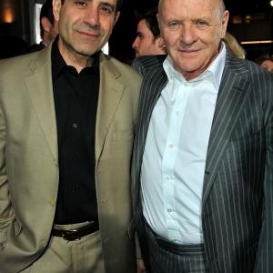 Anthony Hopkins and Tony Shalhoub at event of Egzorcizmas (2011)