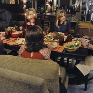 Still of Cybill Shepherd Julie Benz Michael Chiklis Bruce McGill Kay Panabaker and Autumn Reeser in No Ordinary Family 2010
