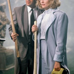 Still of Bruce Willis and Cybill Shepherd in Moonlighting (1985)