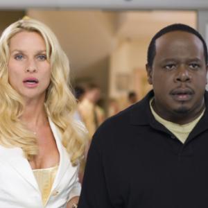 Still of Nicollette Sheridan and Cedric the Entertainer in Code Name The Cleaner 2007