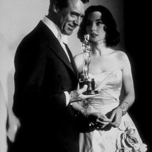 Academy Awards 30th Annual Carey Grant and Jean Simmons 1958