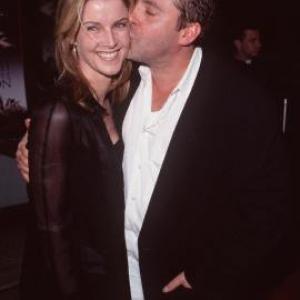 Tom Sizemore and Maeve Quinlan at event of From the Earth to the Moon 1998