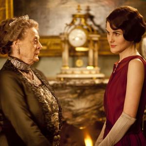 Still of Maggie Smith and Michelle Dockery in Downton Abbey 2010