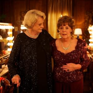 Still of Maggie Smith and Pauline Collins in Quartet (2012)