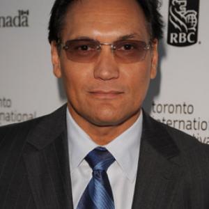 Jimmy Smits at event of Mother and Child 2009