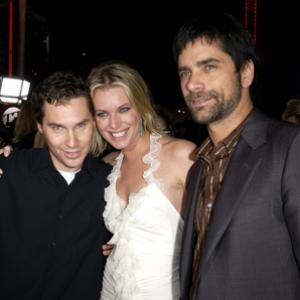 Bryan Singer, John Stamos and Rebecca Romijn at event of Iksmenai 2 (2003)