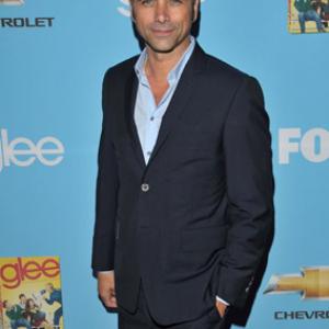 John Stamos at event of Glee (2009)