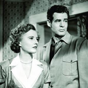 Still of Barbara Stanwyck and Robert Ryan in Clash by Night (1952)