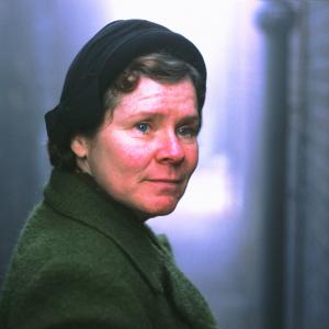 Still of Imelda Staunton in Vera Drake (2004)