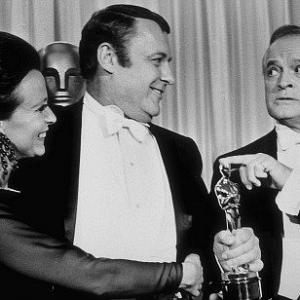 173427 Bob Hope Rod Steiger and Claire Bloom at the 40th Annual Academy Awards