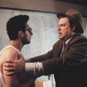 Still of John Goodman and John Turturro in Barton Fink 1991