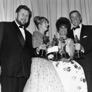Burt Lancaster, Elizabeth Taylor, Peter Ustinov, Shirley Jones