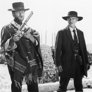 Still of Clint Eastwood and Lee Van Cleef in Keliais doleriais daugiau (1965)