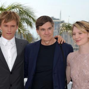 Gus Van Sant Henry Hopper and Mia Wasikowska at event of Restless 2011