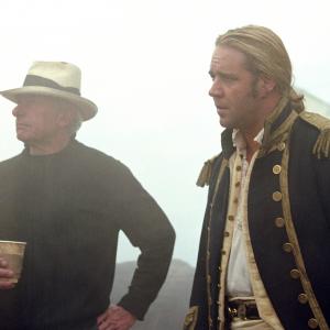 Still of Russell Crowe and Peter Weir in Master and Commander: The Far Side of the World (2003)