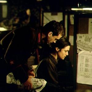 Still of Joseph Fiennes and Rachel Weisz in Priesas uz vartu (2001)