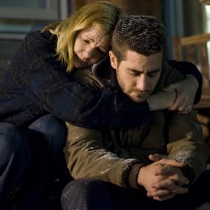Still of Mare Winningham and Jake Gyllenhaal in Brothers (2009)