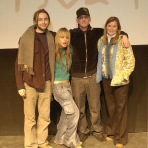 Mare Winningham, Vincent Kartheiser, Taryn Manning and Mark Milgard at event of Dandelion (2004)