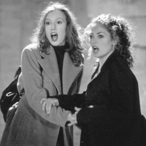 Still of Rebecca Gayheart and Alicia Witt in Urban Legend 1998