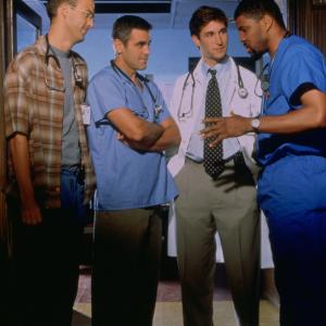 Still of George Clooney, Anthony Edwards, Noah Wyle and Eriq La Salle in Ligonines priimamasis (1994)